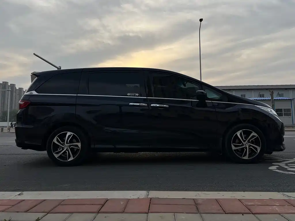 Honda Odyssey 2017 — фото 4