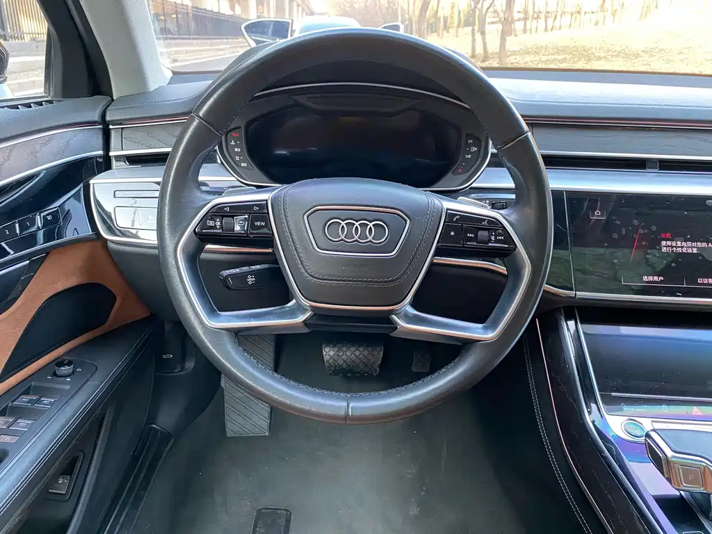 Audi A8 2023 — фото 13