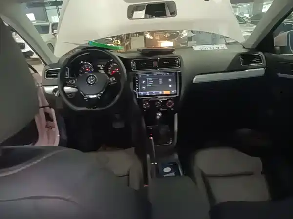 Volkswagen Sagitar 2017
