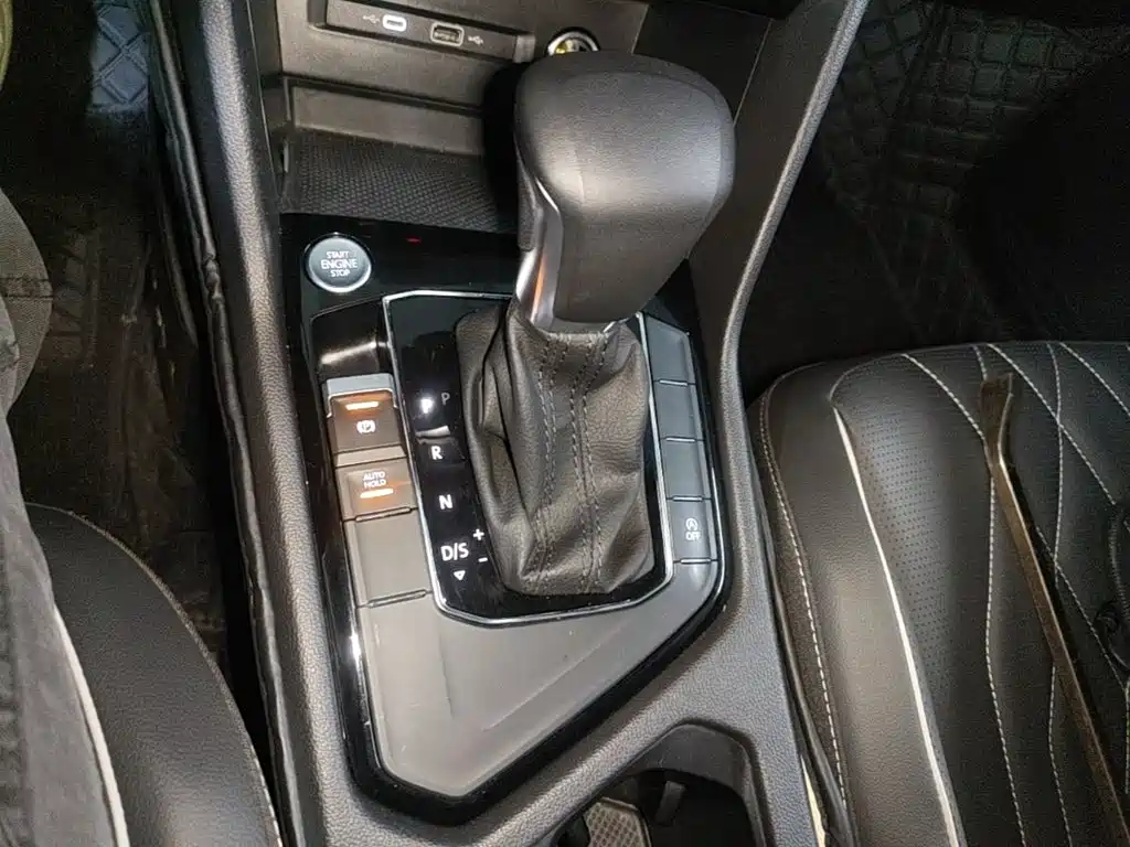 Volkswagen Tiguan L 2023 — фото 14