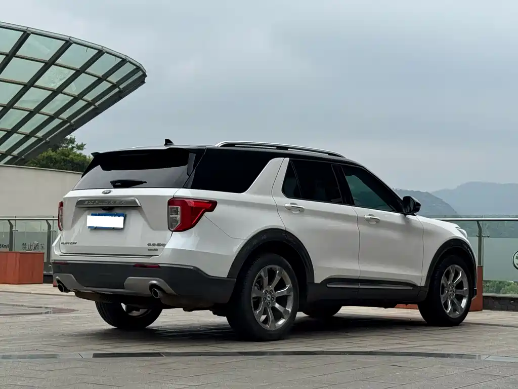 Ford Explorer 2020 — фото 9