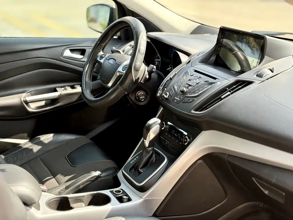 Ford Kuga 2014 — фото 12