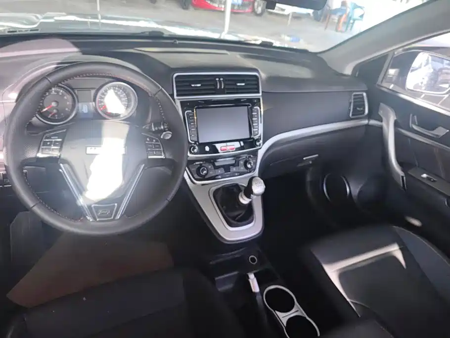 Haval M6 2019 — фото 12