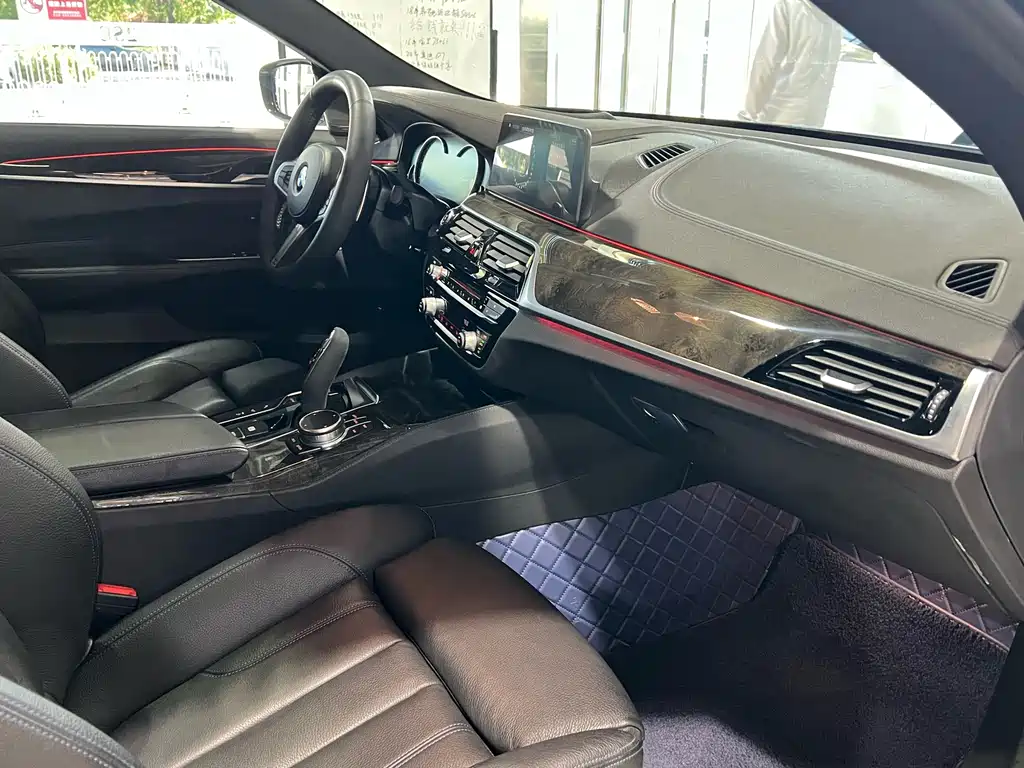BMW 6 Series GT 2018 — фото 27