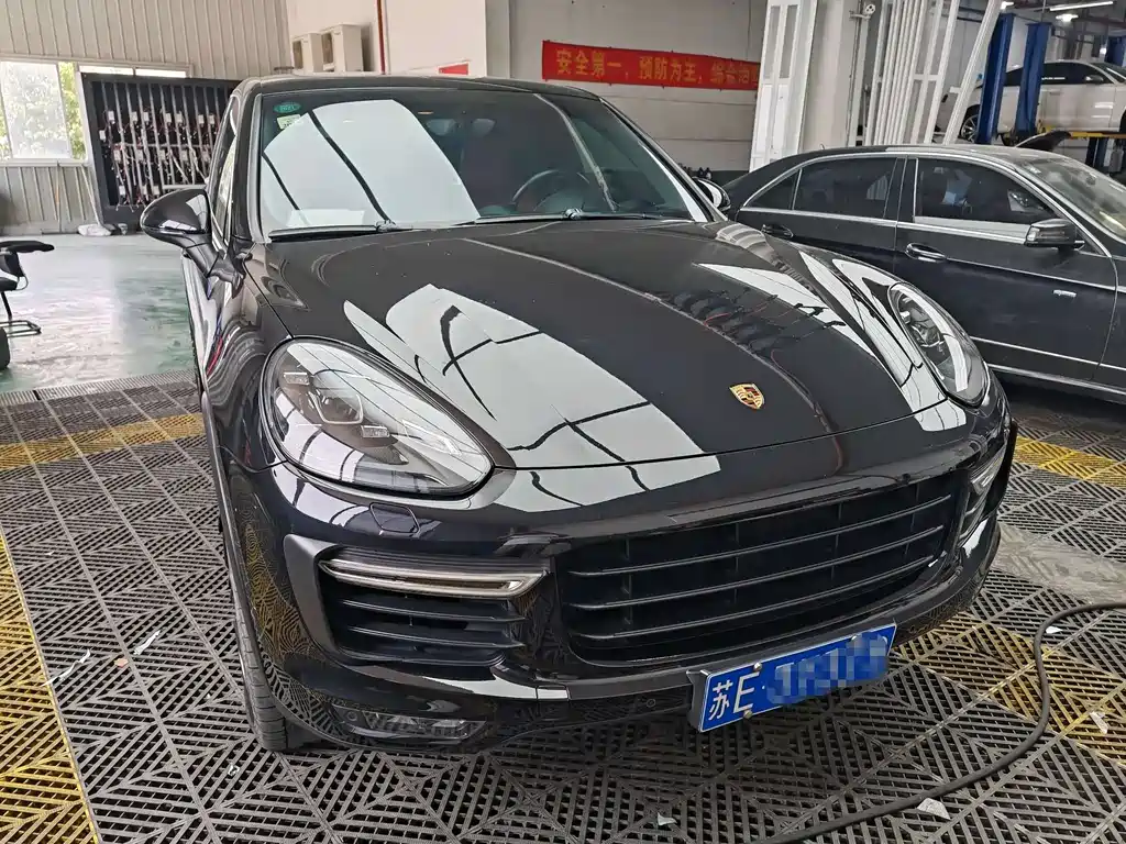 Porsche Cayenne 2015 — фото 2
