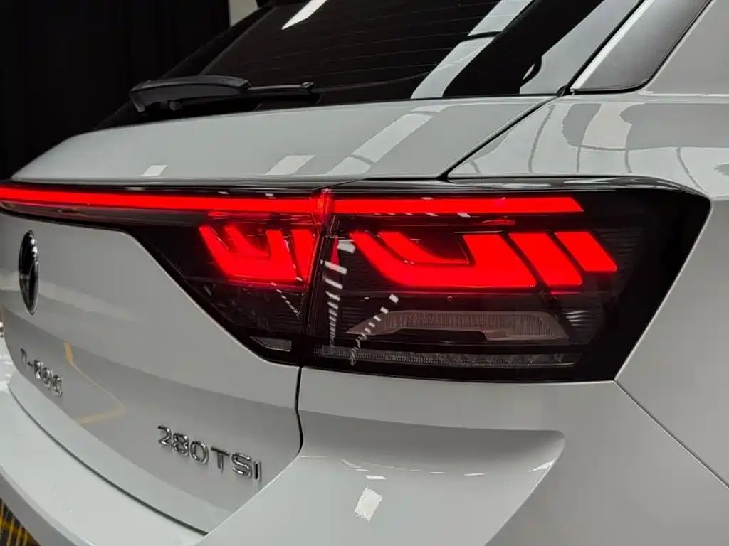 Volkswagen T-Roc 2023 — фото 20