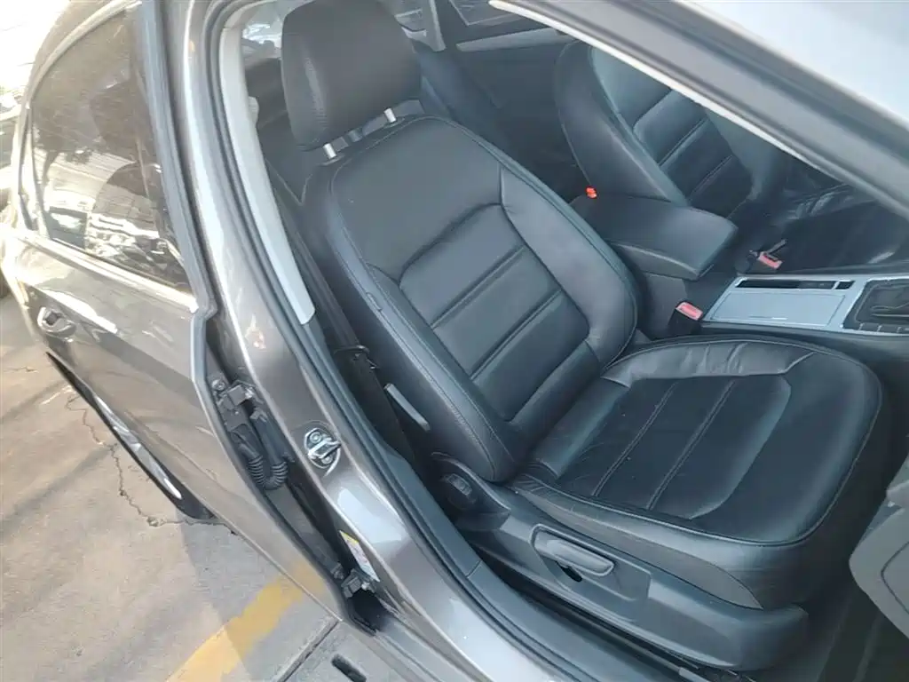 Volkswagen Passat 2015 — фото 25