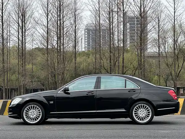 Mercedes-Benz S-Class 2012