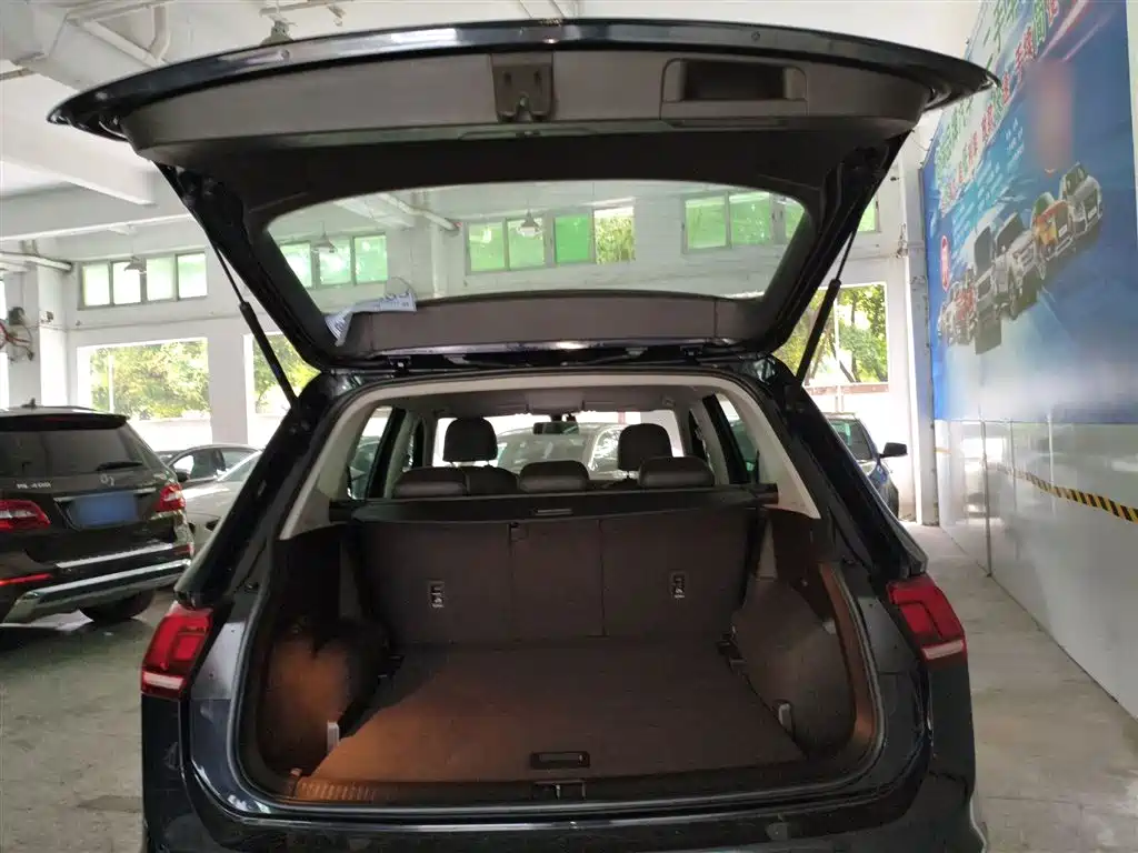 Volkswagen Tiguan L 2018 — фото 11