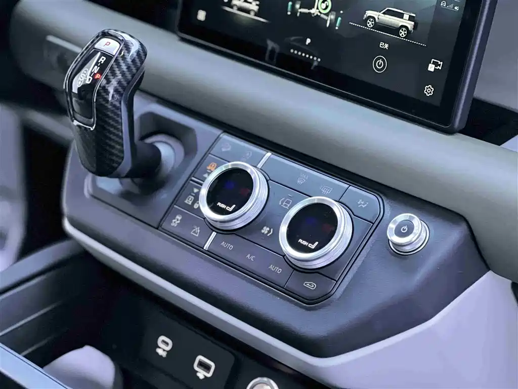 Land Rover Defender 2020 — фото 14