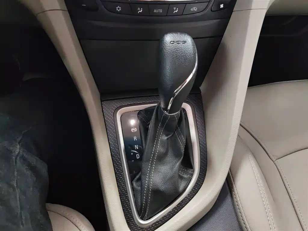 Buick Excelle 2019 — фото 10