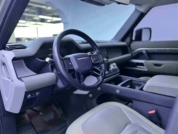 Land Rover Defender 2020