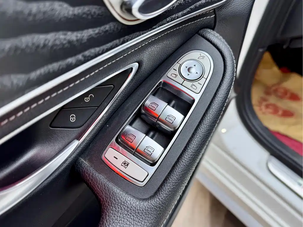 Mercedes-Benz C-Class 2019 — фото 12
