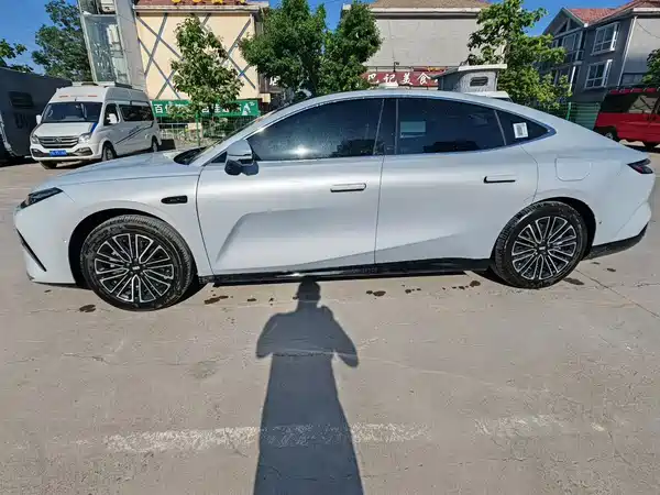 Geely Galaxy Starshine 8 2025
