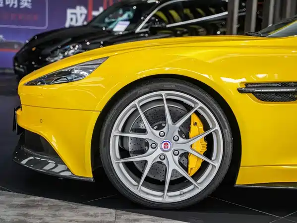 Aston Martin Vanquish 2015