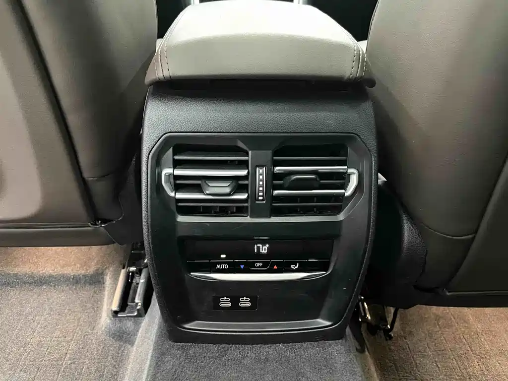 BMW 3 Series 2023 — фото 12