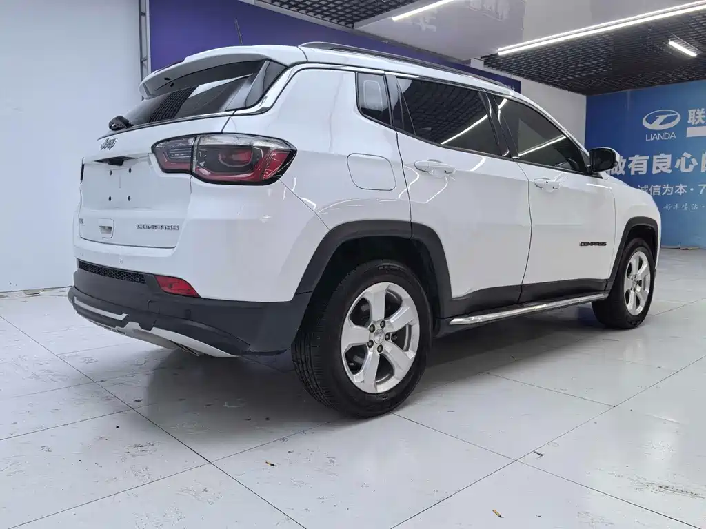 Jeep Compass 2018 — фото 4