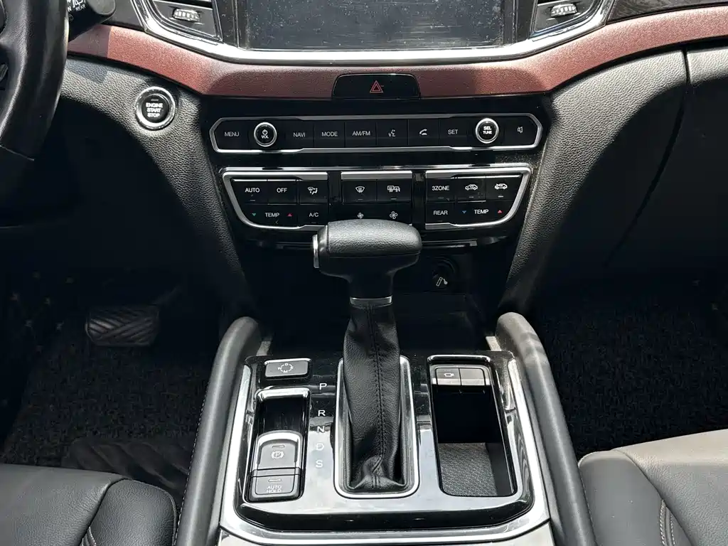 GAC Motor Trumpchi GS8 2017 — фото 4