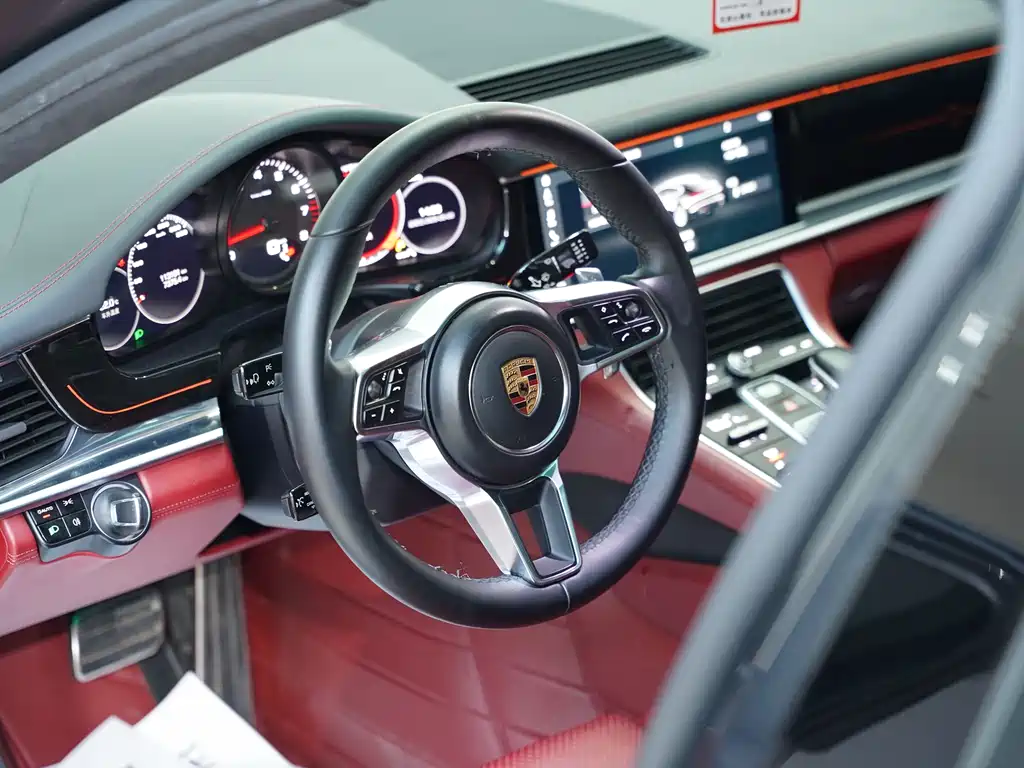 Porsche Panamera 2017 — фото 13