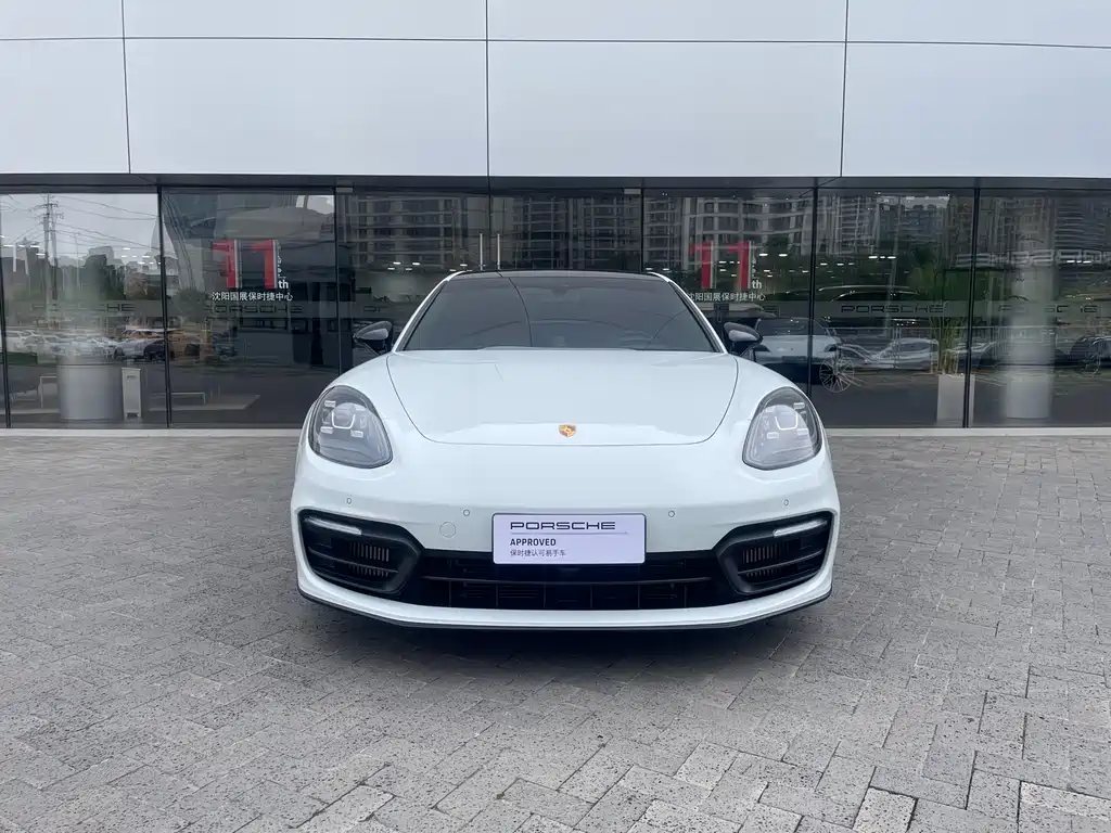 Porsche Panamera 2023