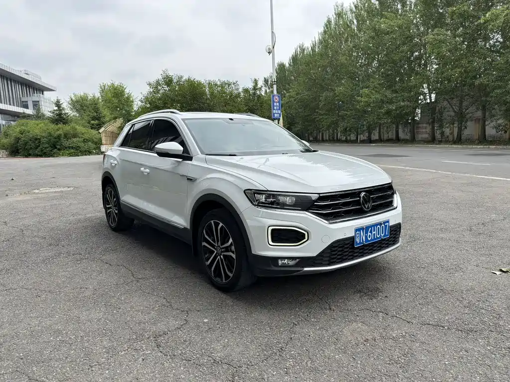 Volkswagen T-Roc 2023 — фото 3