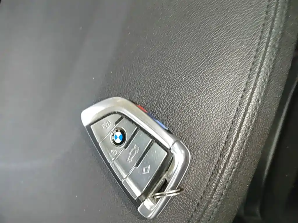 BMW 5 Series 2018 — фото 9