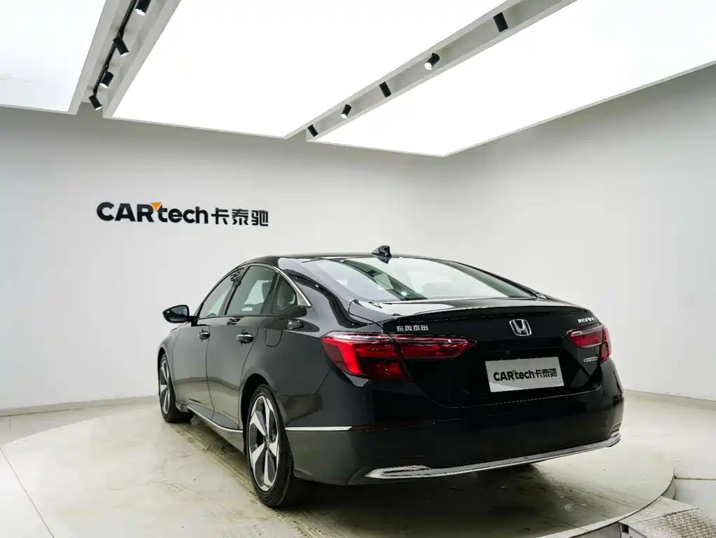 Honda Inspire 2021 — фото 19