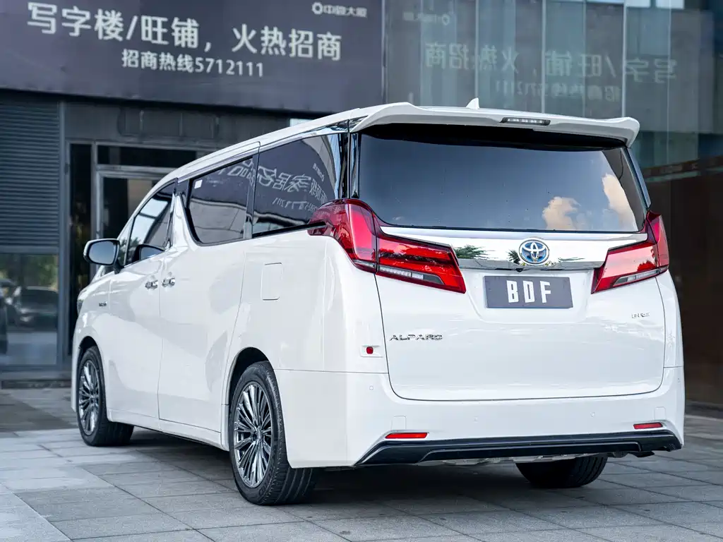 Toyota Alphard 2021 — фото 6
