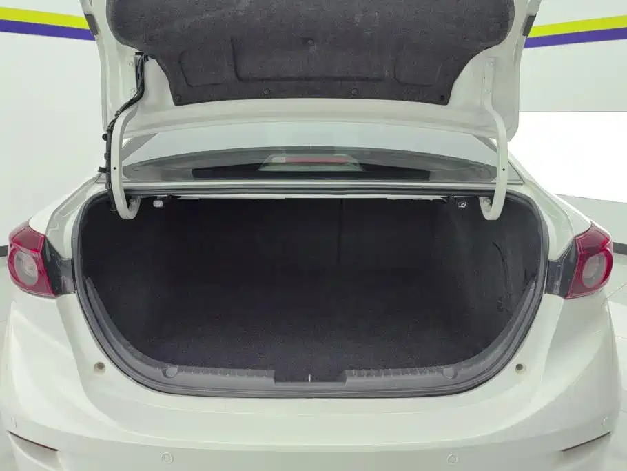 Mazda 3 Axela 2016