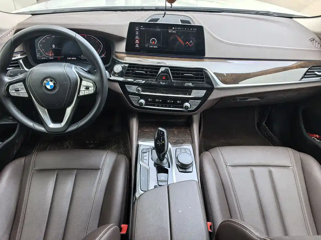 BMW 5 Series 2020 — фото 6