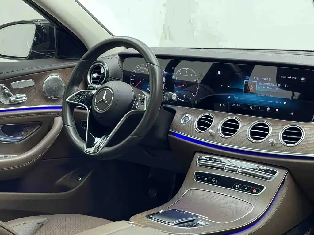 Mercedes-Benz E-Class 2021 — фото 11