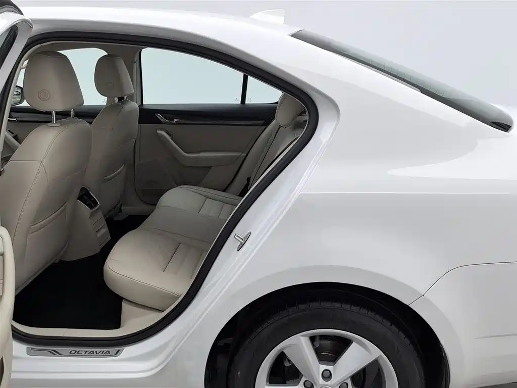 Skoda Octavia 2014 — фото 15