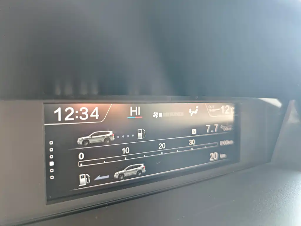 Subaru Forester 2022 — фото 20