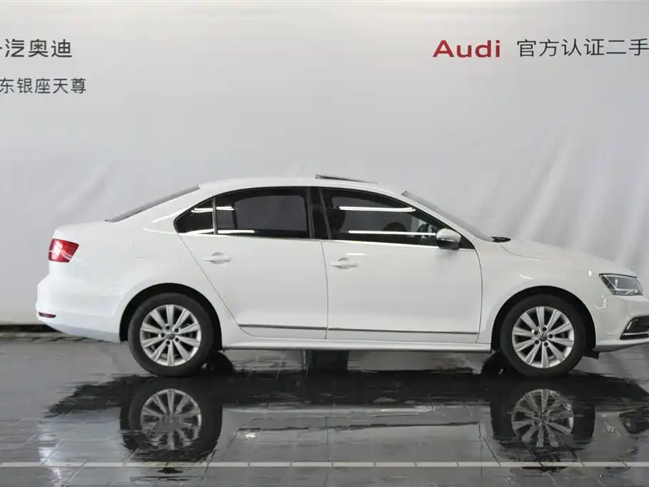 Volkswagen Sagitar 2016