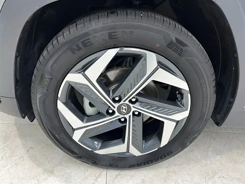 Hyundai Tucson 2023 — фото 19