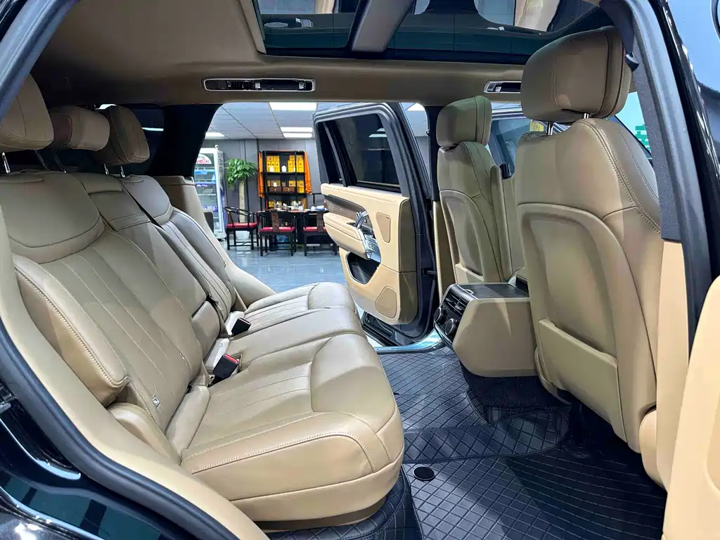 Land Rover Range Rover 2025 — фото 12