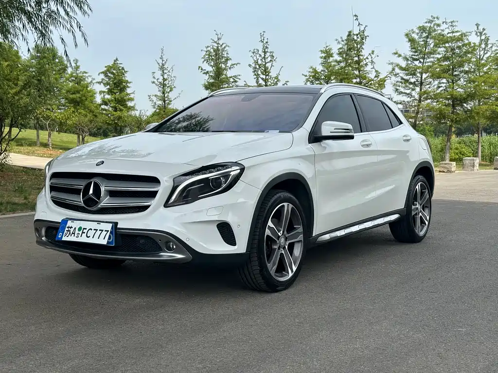 Mercedes-Benz GLA 2015 — фото 1