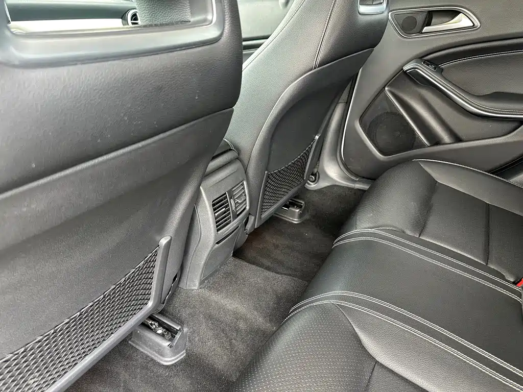 Mercedes-Benz GLA 2015 — фото 12