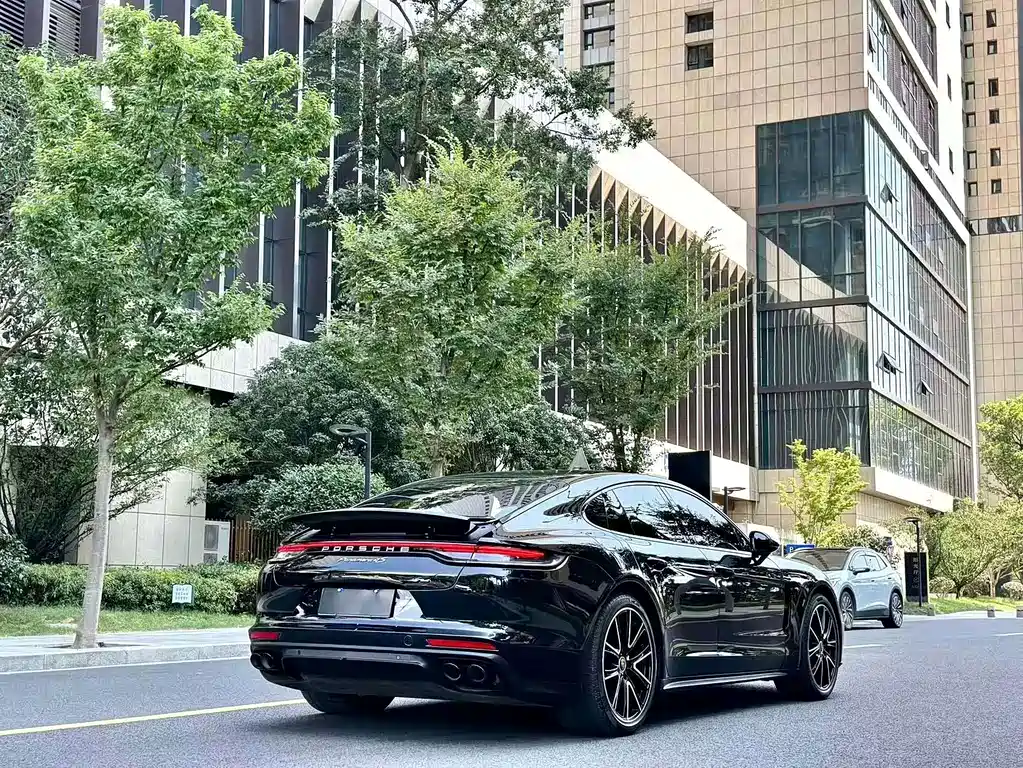 Porsche Panamera 2021 — фото 15