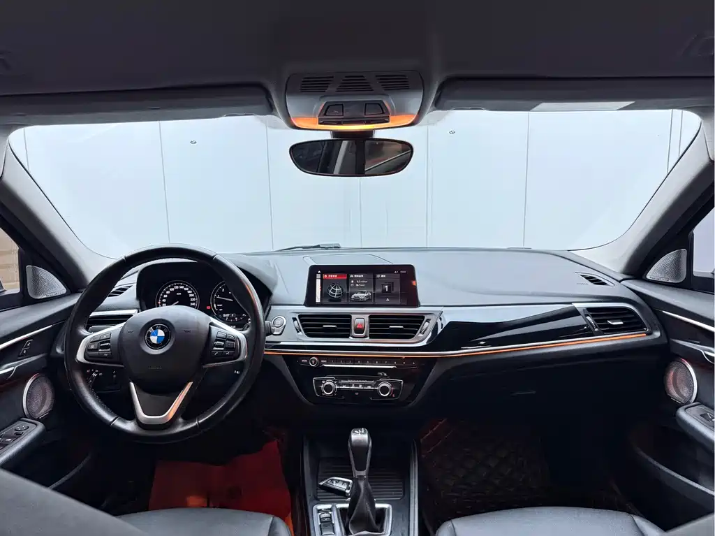 BMW 1 Series 2019 — фото 18