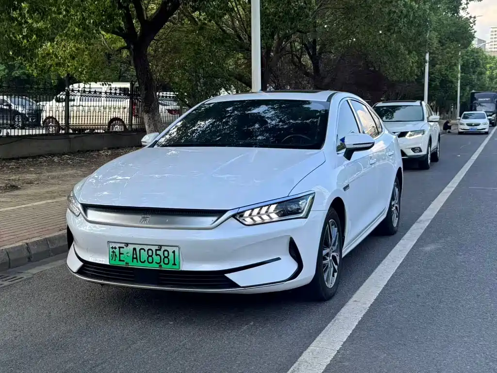 BYD Qin PLUS 2023 — фото 1