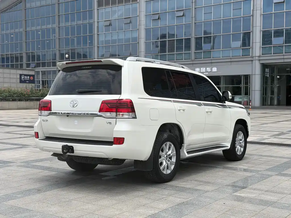 Toyota Land Cruiser 2019 — фото 16