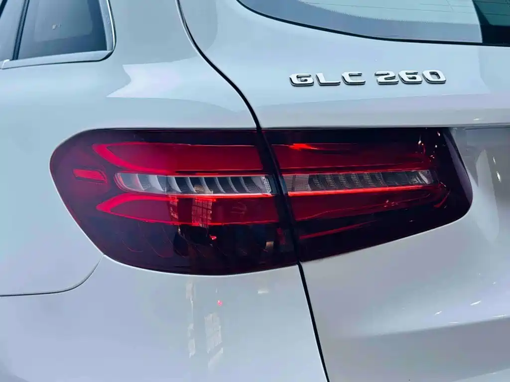 Mercedes-Benz GLC 2018 — фото 25