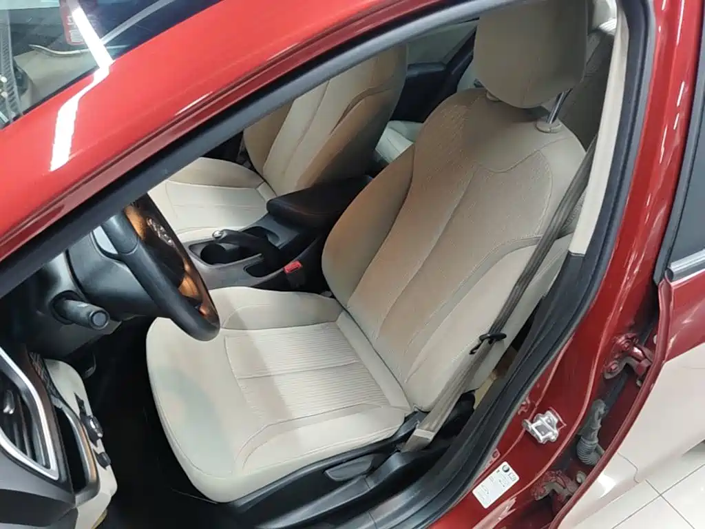 Buick Excelle 2017 — фото 15