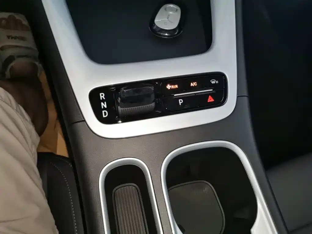 Geely Galaxy Starwish 2026 — фото 14
