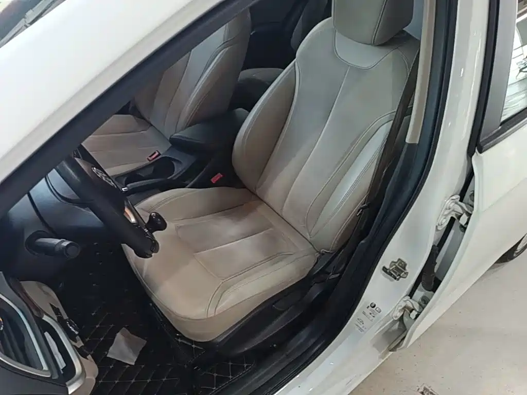 Buick Excelle GT 2015 — фото 15
