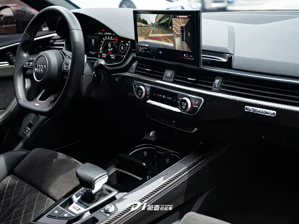 Audi RS 4 2021 — фото 11