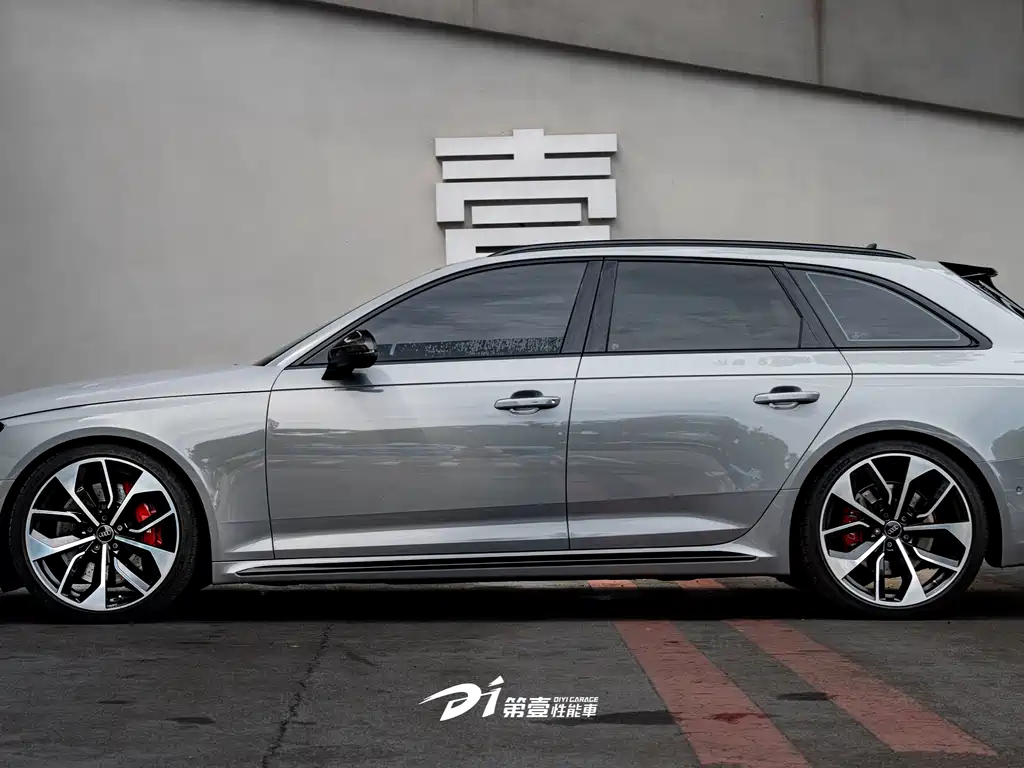 Audi RS 4 2021 — фото 4