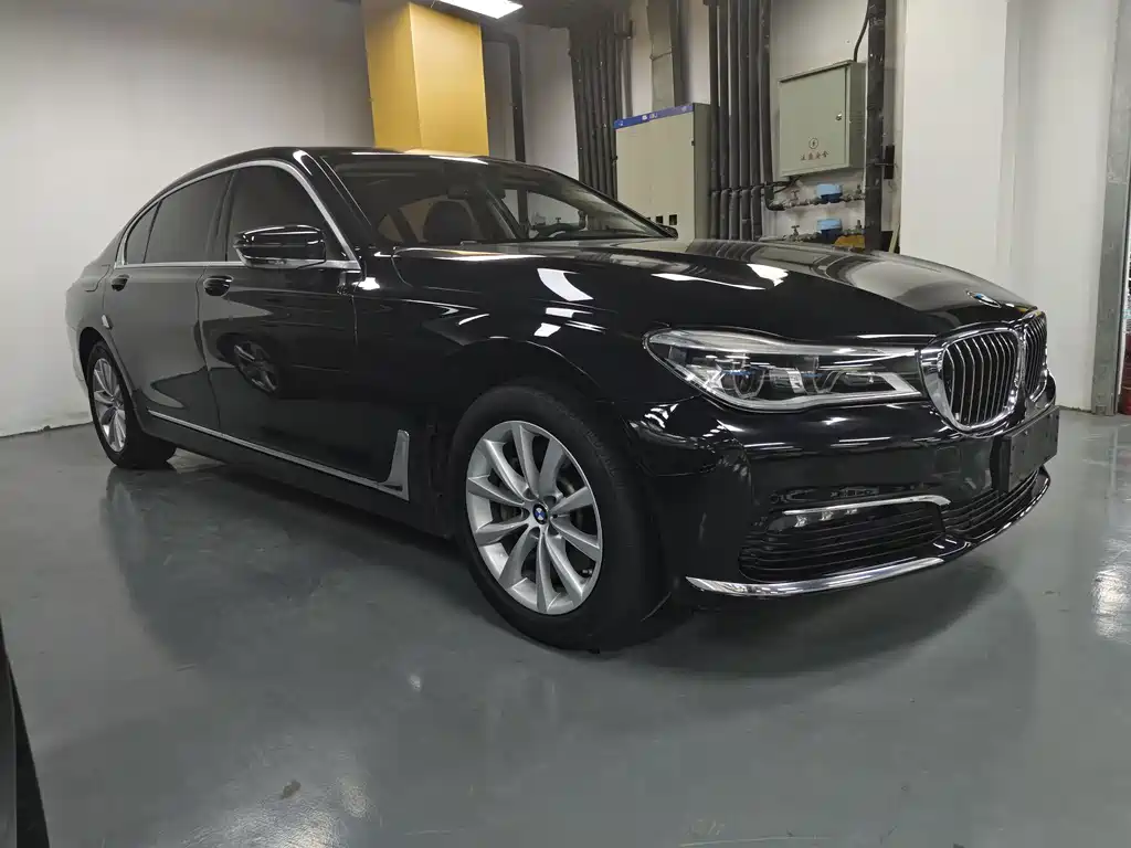 BMW 7 Series 2017 — фото 3