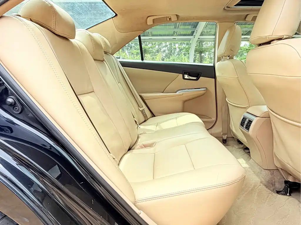 Toyota Camry 2013 — фото 16